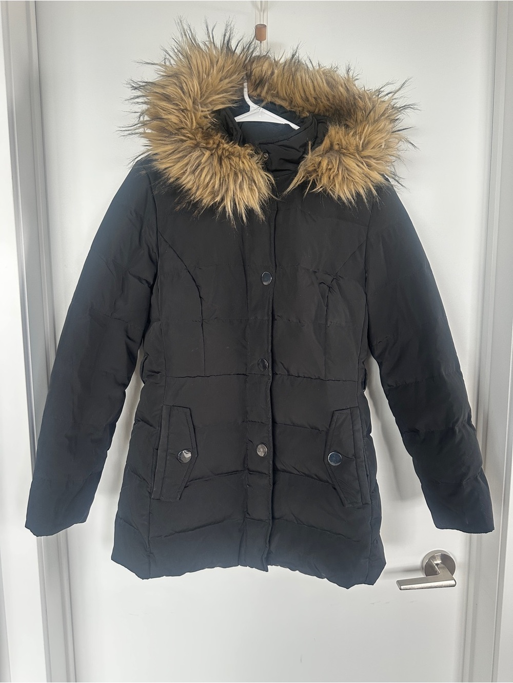 Women’s Black Quilted Puffer Coat with Faux-Fur Trim Hood